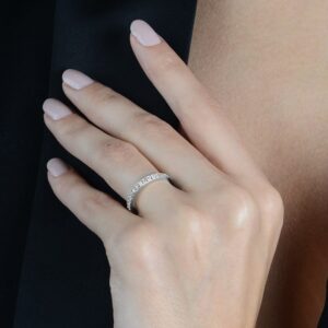 Anel Prateado Aparador de Aliança Cravejado de Zircônia Immersa