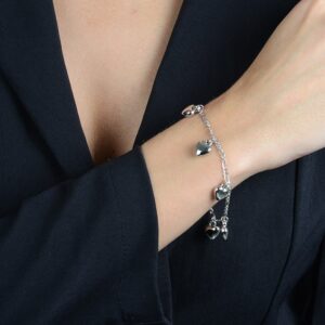 Pulseira Prateada com Pingentes de Coração Immersa